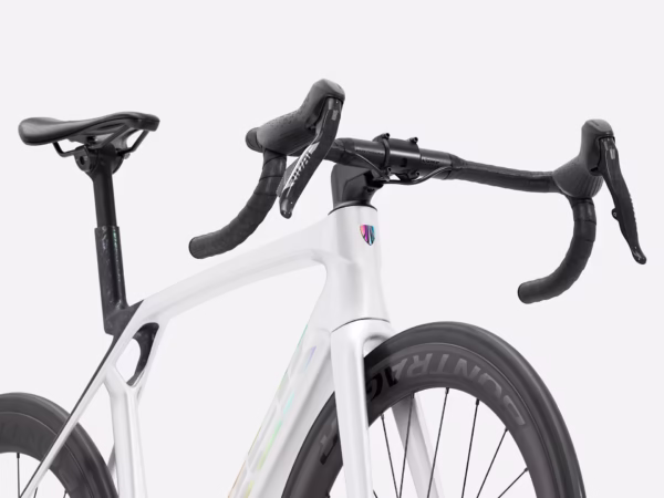 Madone SL 6 AXS Gen 8