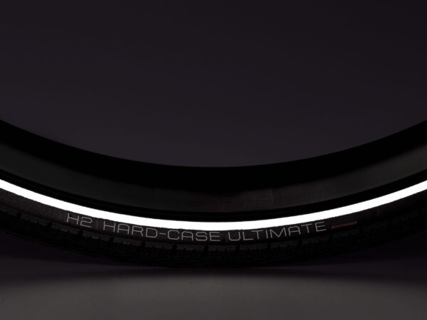 Bontrager H2 Hard-Case Ultimate hybriddäck med reflex