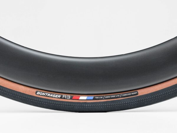 Bontrager R3 Hard-Case Lite TLR landsvägsdäck