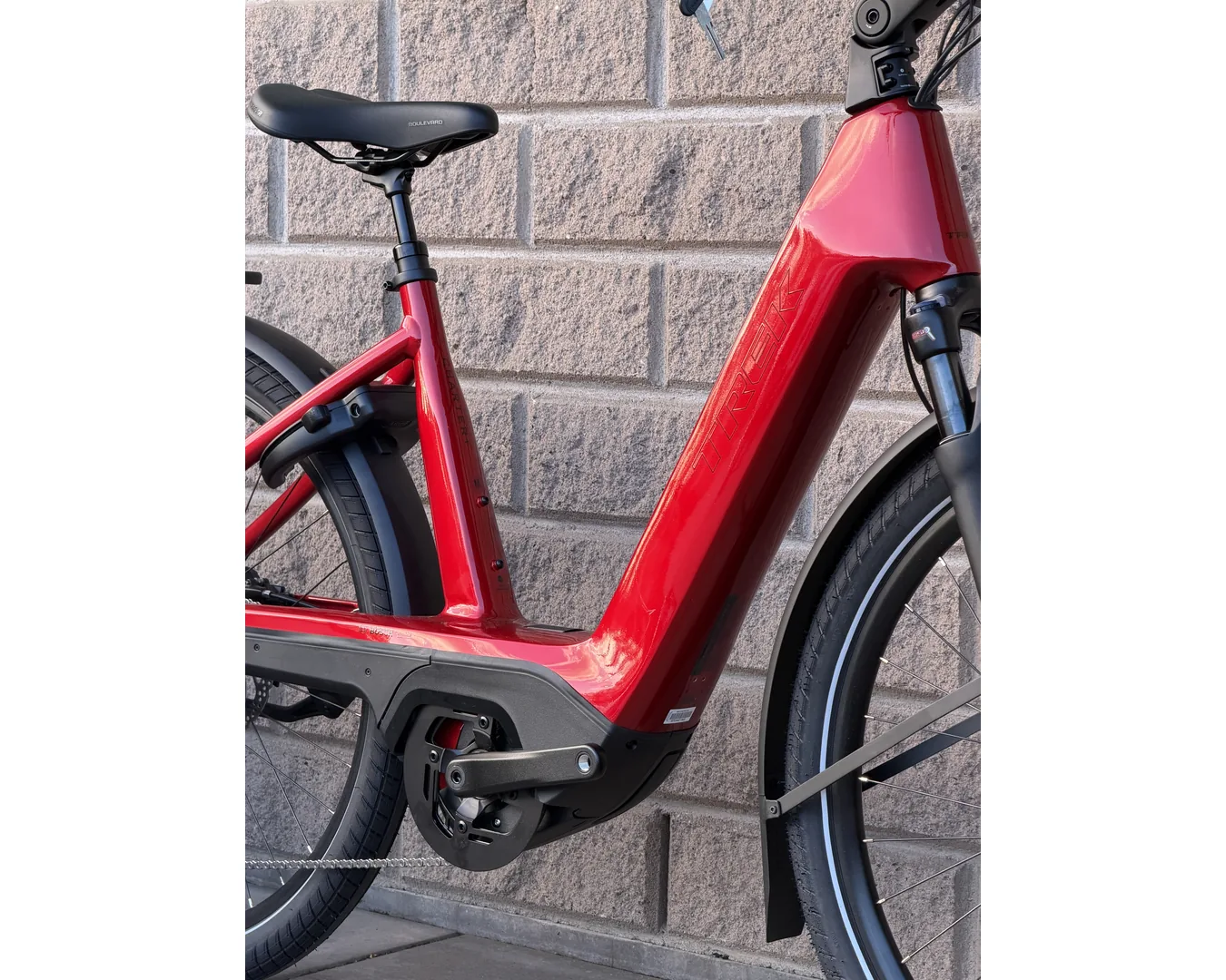 Charter+ 4 R9 800 Wh Lowstep - Bild 6